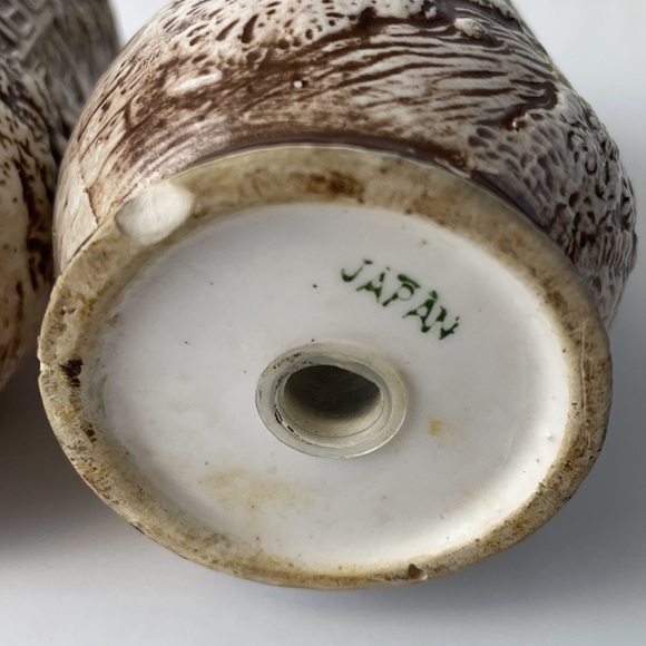 Vintage Country Charm Large Salt and Pepper Shakers - Picture 8 of 14